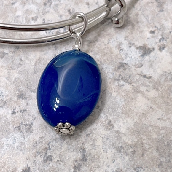 Dyed Blue Agate Charm Bracelet - Picture 4 of 8